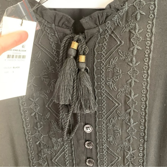 Starling Reine black embroidered bloom LS maxi dress - Picture 7 of 10